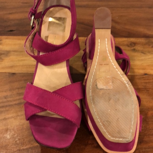 Fuchsia Dolce Vita Heels with peekaboo high heel. Suede. 9.5 - Picture 8 of 8